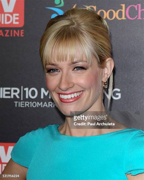 72 Beth Behrs Hot Stock Photos & High